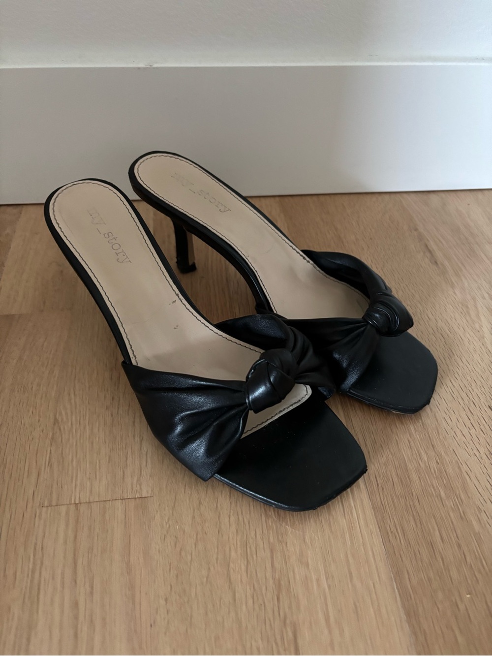 Black Knotted Kitten Heels